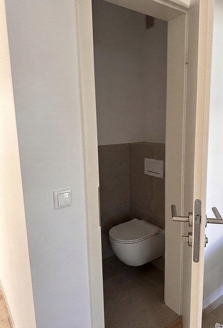 Pronájem bytu 4+1 72 m², Köln, Severní Porýní-Vestfálsko Pronájem bytu 4+1 72 m², Köln, Severní Porýní-Vestfálsko