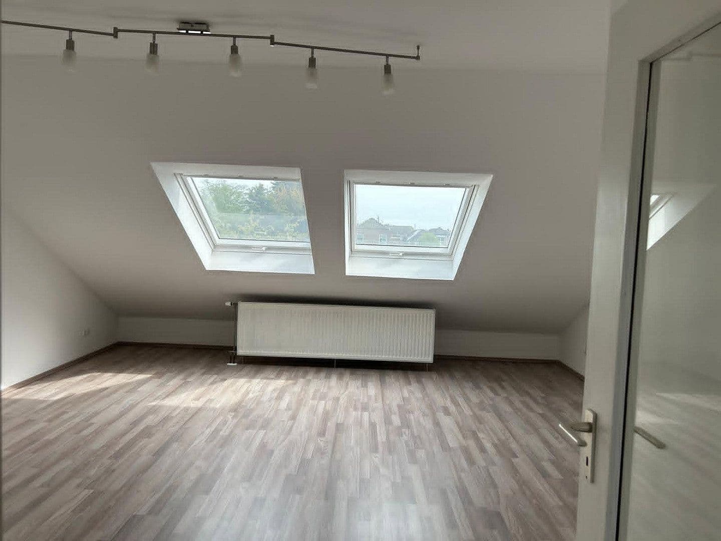 Prodej domu 141 m², pozemek 251 m², Duisburg, Severní Porýní-Vestfálsko Prodej domu 141 m², pozemek 251 m², Duisburg, Severní Porýní-Vestfálsko