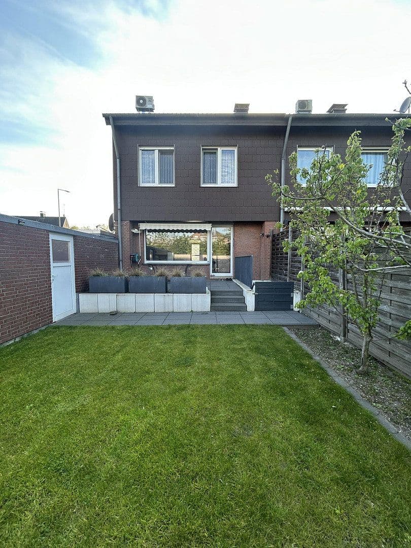 Prodej domu 141 m², pozemek 251 m², Duisburg, Severní Porýní-Vestfálsko Prodej domu 141 m², pozemek 251 m², Duisburg, Severní Porýní-Vestfálsko