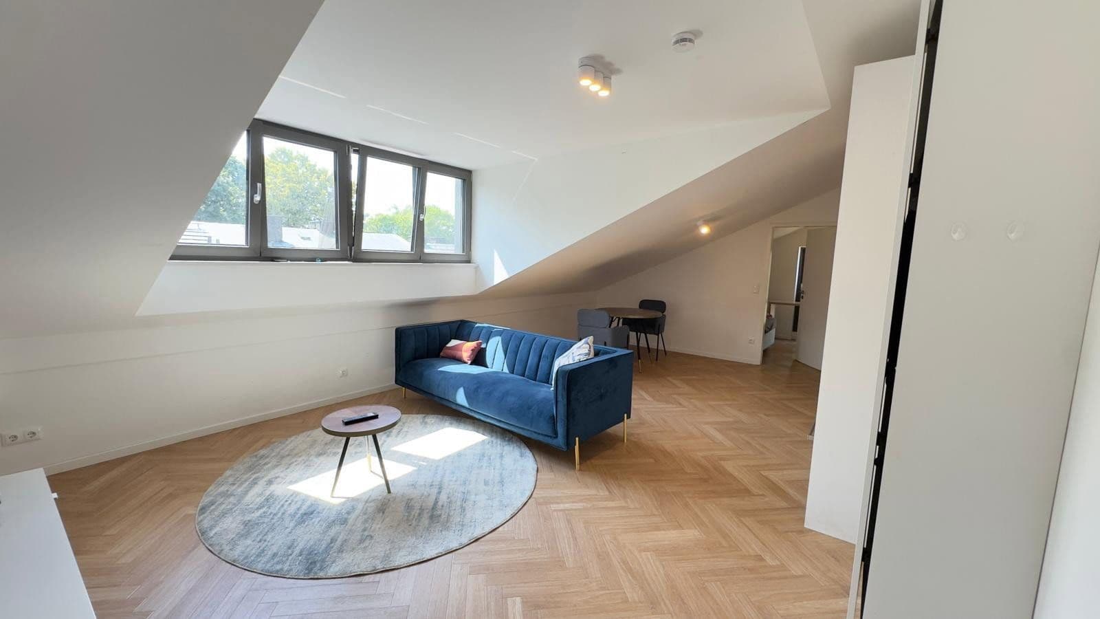 Pronájem bytu 2+1 40 m², Stümpflingstraße 5, München, Bavorsko Pronájem bytu 2+1 40 m², Stümpflingstraße 5, München, Bavorsko