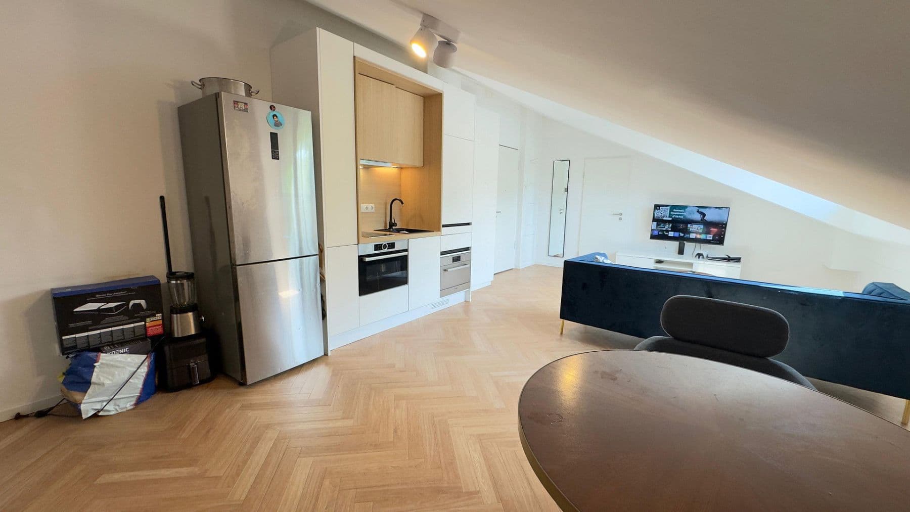 Pronájem bytu 2+1 40 m², Stümpflingstraße 5, München, Bavorsko Pronájem bytu 2+1 40 m², Stümpflingstraße 5, München, Bavorsko
