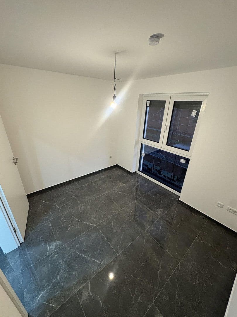 Pronájem bytu 4+1 94 m², Sternenstraße 5, Rodenbach, Hessen Pronájem bytu 4+1 94 m², Sternenstraße 5, Rodenbach, Hessen