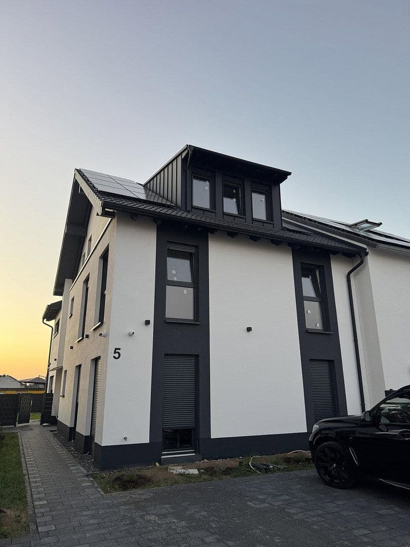 Pronájem bytu 4+1 94 m², Sternenstraße 5, Rodenbach, Hessen Pronájem bytu 4+1 94 m², Sternenstraße 5, Rodenbach, Hessen
