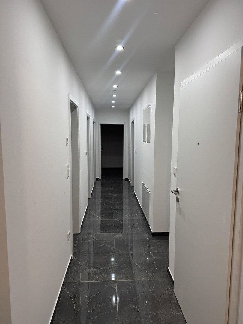 Pronájem bytu 4+1 94 m², Sternenstraße 5, Rodenbach, Hessen Pronájem bytu 4+1 94 m², Sternenstraße 5, Rodenbach, Hessen