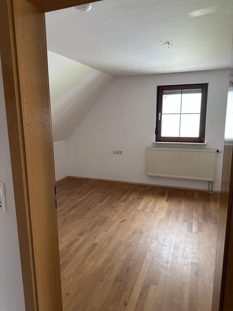 Prodej domu 120 m², pozemek 620 m², Bad Schussenried, Bádensko-Württembersko Prodej domu 120 m², pozemek 620 m², Bad Schussenried, Bádensko-Württembersko