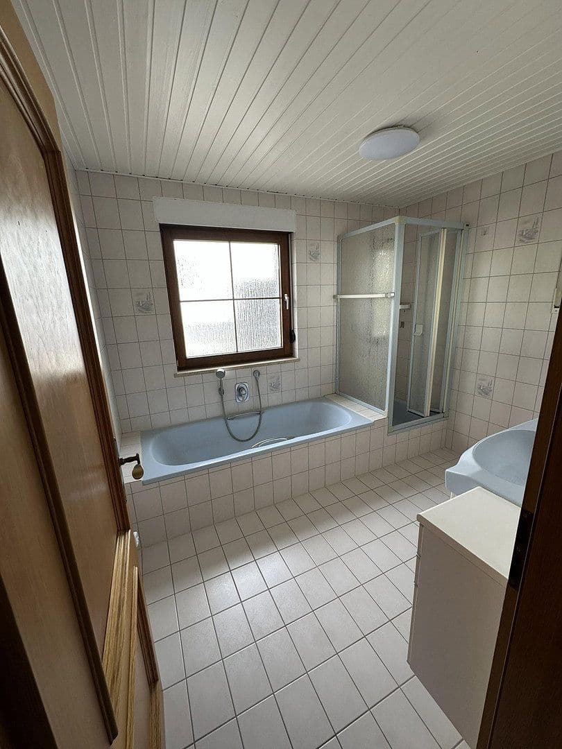 Prodej domu 120 m², pozemek 620 m², Bad Schussenried, Bádensko-Württembersko Prodej domu 120 m², pozemek 620 m², Bad Schussenried, Bádensko-Württembersko