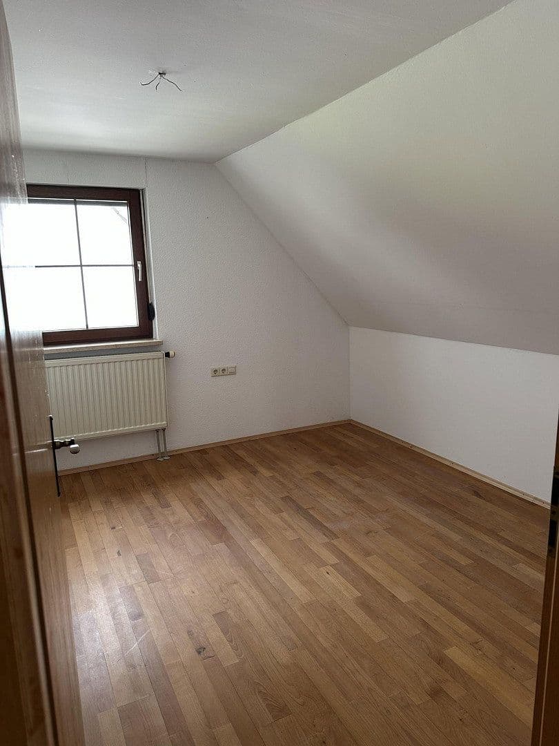Prodej domu 120 m², pozemek 620 m², Bad Schussenried, Bádensko-Württembersko Prodej domu 120 m², pozemek 620 m², Bad Schussenried, Bádensko-Württembersko