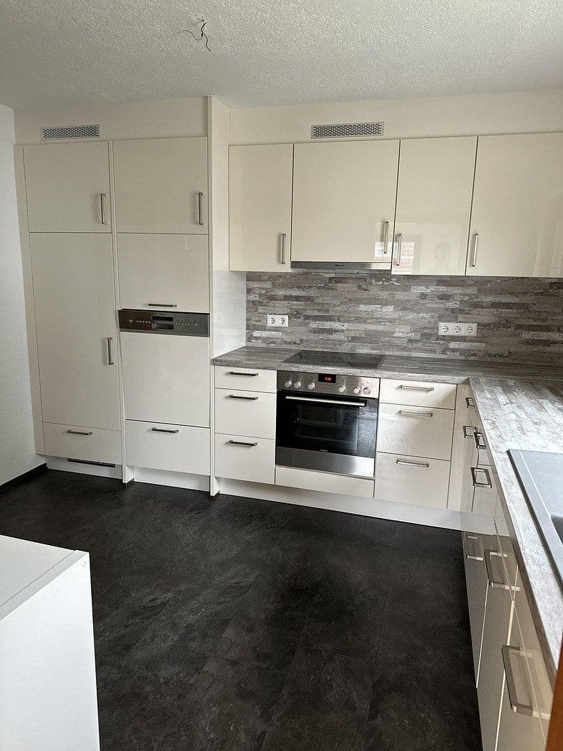 Prodej domu 120 m², pozemek 620 m², Bad Schussenried, Bádensko-Württembersko Prodej domu 120 m², pozemek 620 m², Bad Schussenried, Bádensko-Württembersko
