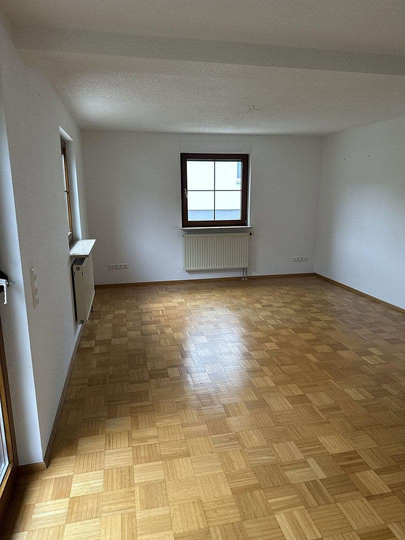 Prodej domu 120 m², pozemek 620 m², Bad Schussenried, Bádensko-Württembersko Prodej domu 120 m², pozemek 620 m², Bad Schussenried, Bádensko-Württembersko