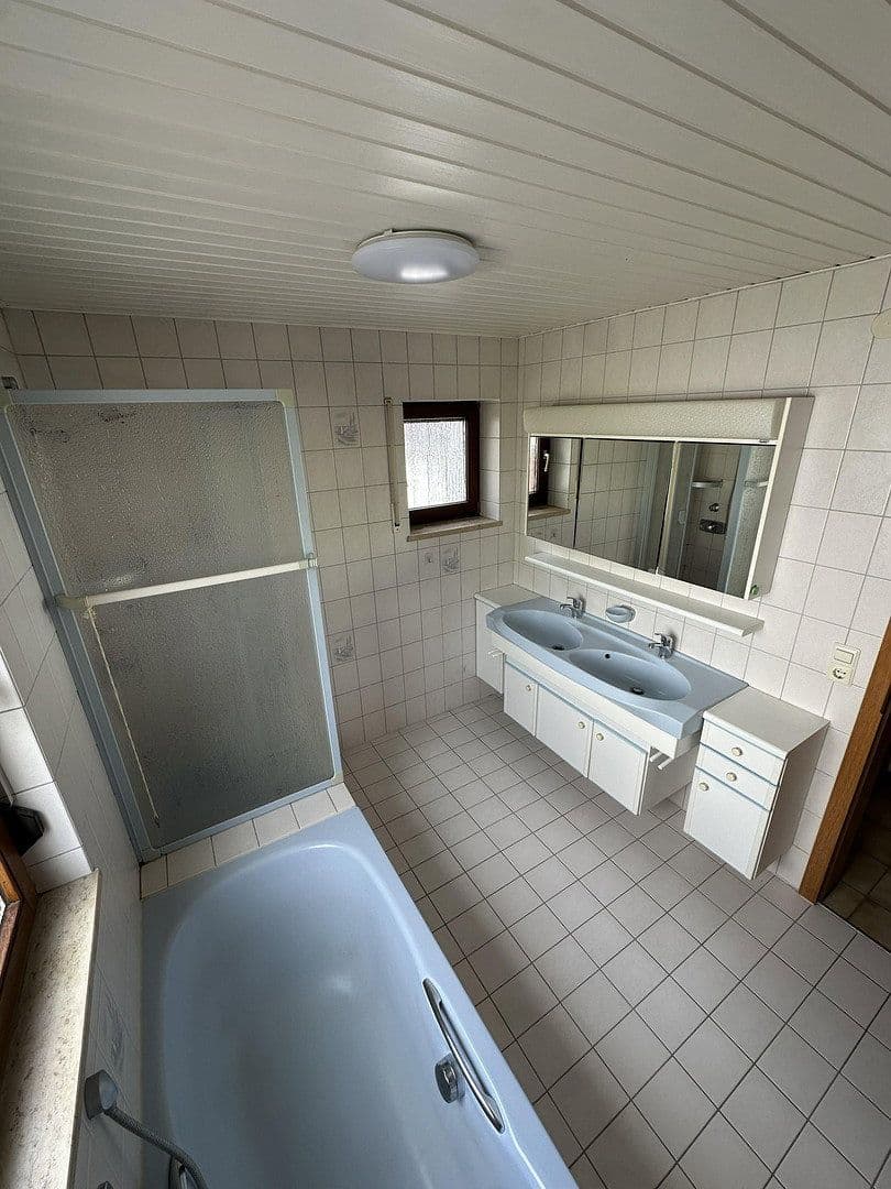 Prodej domu 120 m², pozemek 620 m², Bad Schussenried, Bádensko-Württembersko Prodej domu 120 m², pozemek 620 m², Bad Schussenried, Bádensko-Württembersko