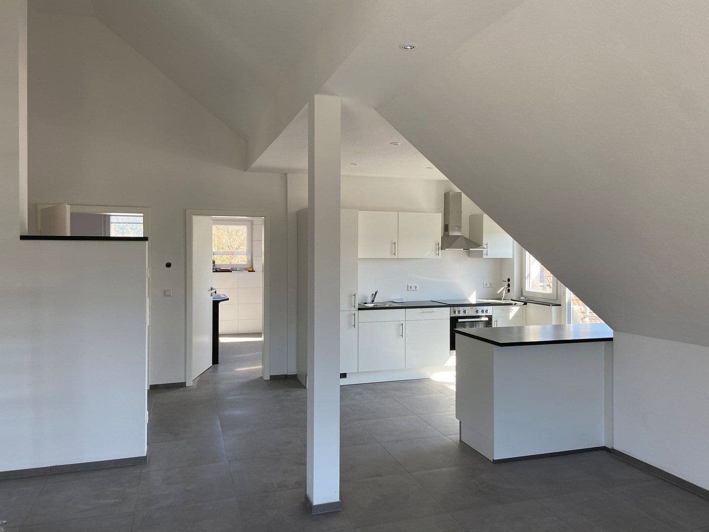 Pronájem bytu 2+1 70 m², Tuttlingen, Bádensko-Württembersko Pronájem bytu 2+1 70 m², Tuttlingen, Bádensko-Württembersko