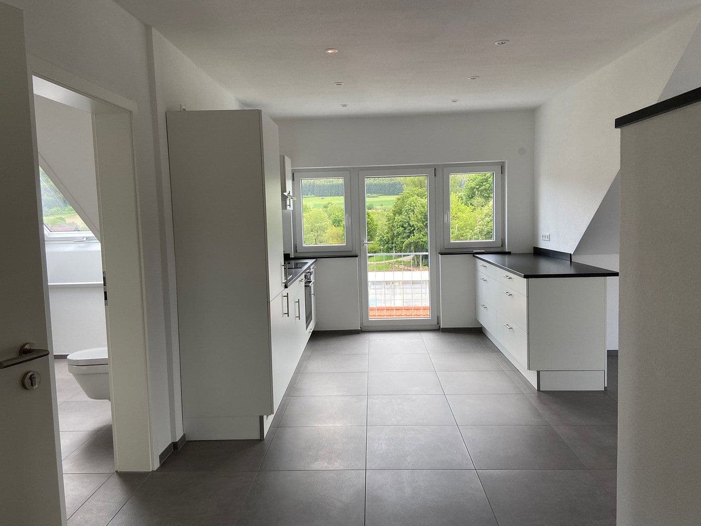 Pronájem bytu 2+1 70 m², Tuttlingen, Bádensko-Württembersko Pronájem bytu 2+1 70 m², Tuttlingen, Bádensko-Württembersko