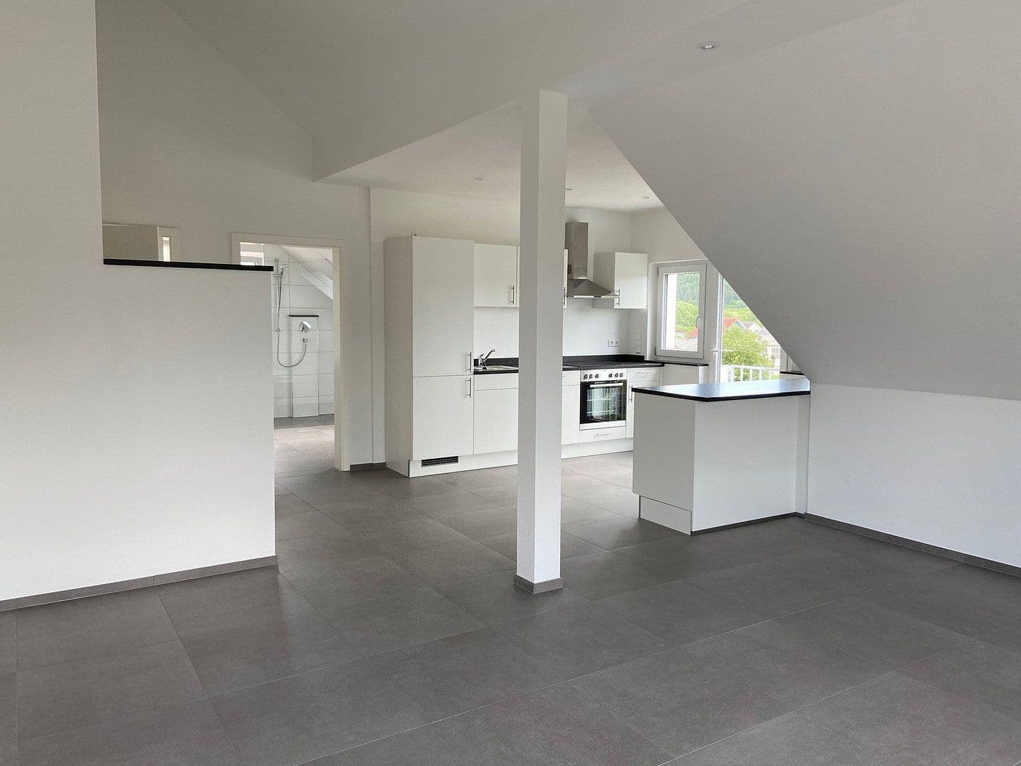 Pronájem bytu 2+1 70 m², Tuttlingen, Bádensko-Württembersko Pronájem bytu 2+1 70 m², Tuttlingen, Bádensko-Württembersko
