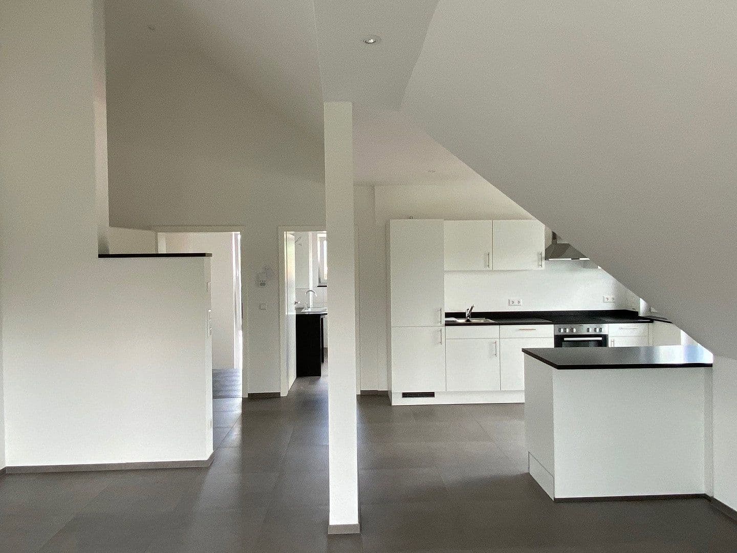 Pronájem bytu 2+1 70 m², Tuttlingen, Bádensko-Württembersko Pronájem bytu 2+1 70 m², Tuttlingen, Bádensko-Württembersko