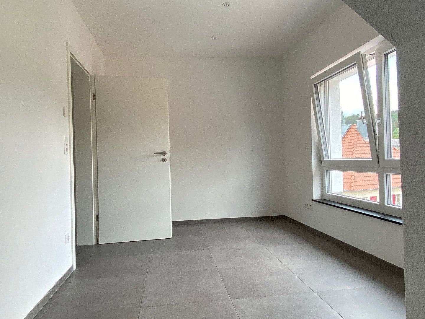 Pronájem bytu 2+1 70 m², Tuttlingen, Bádensko-Württembersko Pronájem bytu 2+1 70 m², Tuttlingen, Bádensko-Württembersko