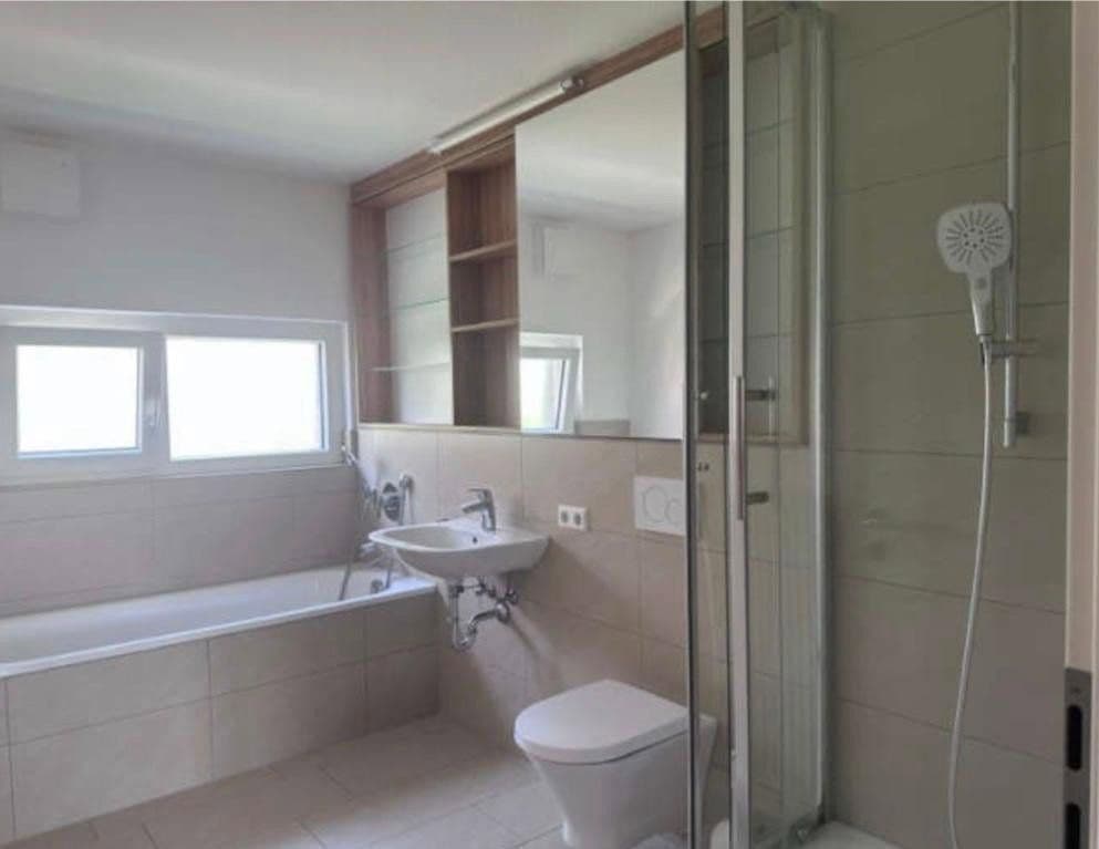 Prodej domu 144 m², pozemek 150 m², Flein, Bádensko-Württembersko Prodej domu 144 m², pozemek 150 m², Flein, Bádensko-Württembersko