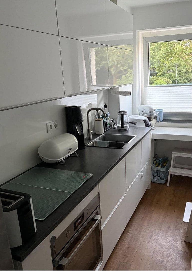 Pronájem bytu 3+1 66 m², Düsseldorf, Severní Porýní-Vestfálsko Pronájem bytu 3+1 66 m², Düsseldorf, Severní Porýní-Vestfálsko