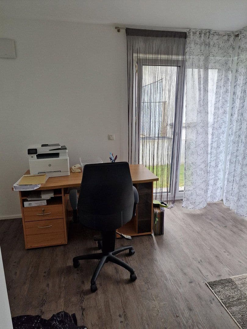 Pronájem bytu 3+1 86 m², Von-Gemmingen-Str. 15, Bad Rappenau, Bádensko-Württembersko Pronájem bytu 3+1 86 m², Von-Gemmingen-Str. 15, Bad Rappenau, Bádensko-Württembersko