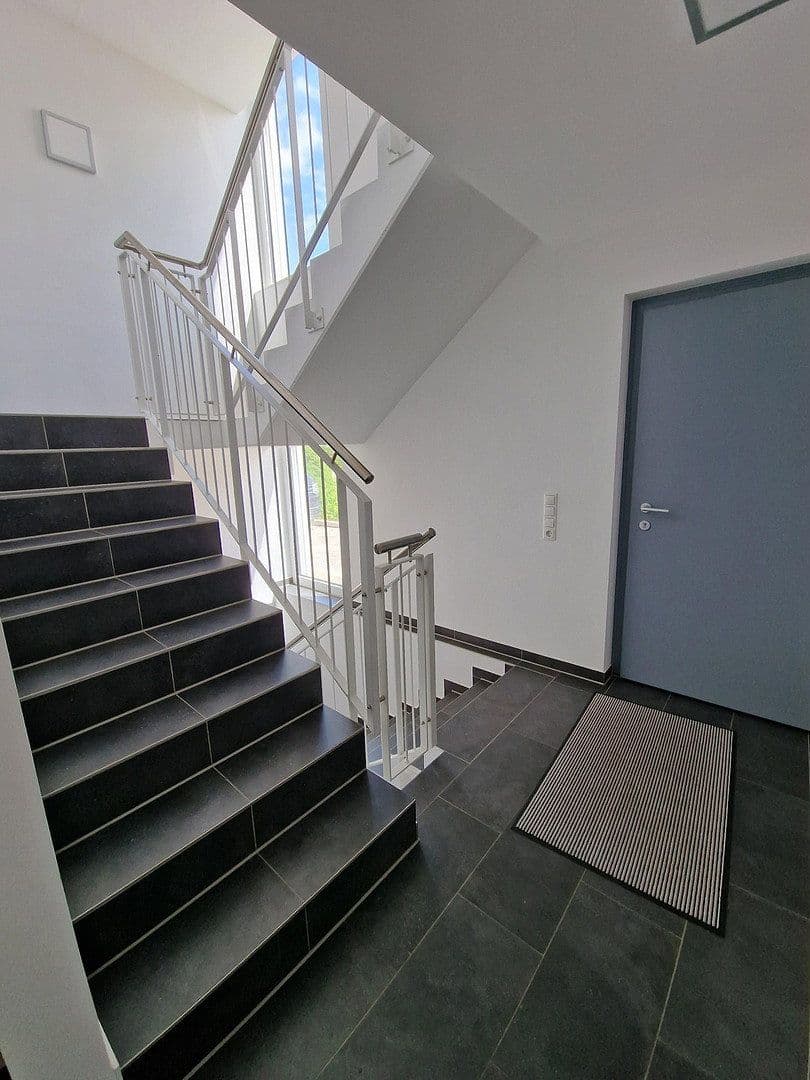 Pronájem bytu 3+1 86 m², Von-Gemmingen-Str. 15, Bad Rappenau, Bádensko-Württembersko Pronájem bytu 3+1 86 m², Von-Gemmingen-Str. 15, Bad Rappenau, Bádensko-Württembersko