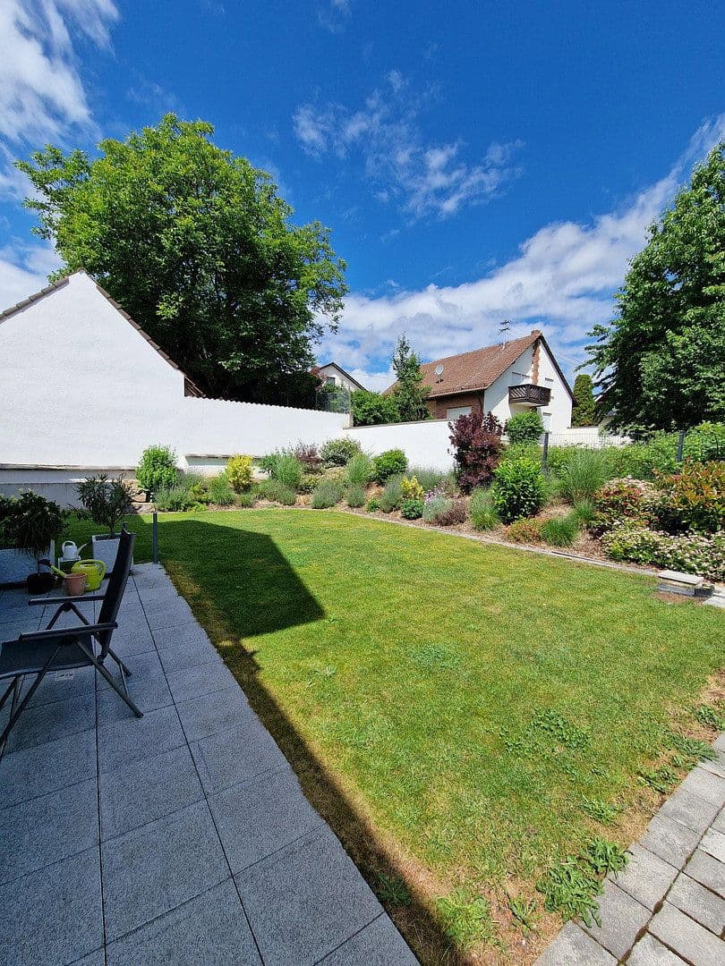 Pronájem bytu 3+1 86 m², Von-Gemmingen-Str. 15, Bad Rappenau, Bádensko-Württembersko Pronájem bytu 3+1 86 m², Von-Gemmingen-Str. 15, Bad Rappenau, Bádensko-Württembersko