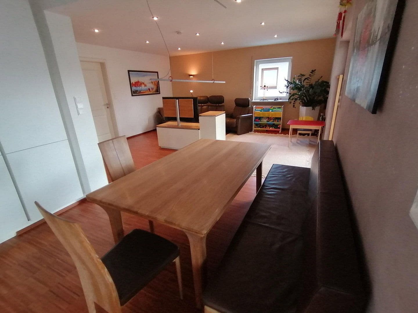 Pronájem bytu 4+1 120 m², Ingolstadt, Bavorsko Pronájem bytu 4+1 120 m², Ingolstadt, Bavorsko