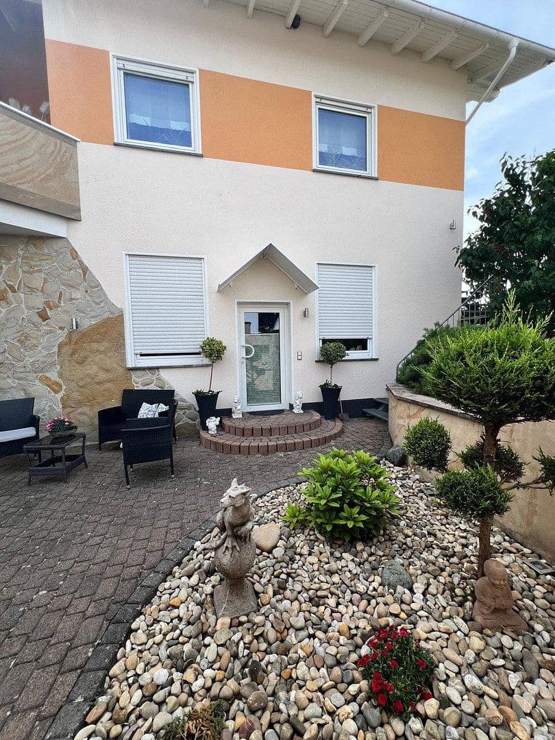 Prodej domu 260 m², pozemek 488 m², Mainhausen, Hessen Prodej domu 260 m², pozemek 488 m², Mainhausen, Hessen