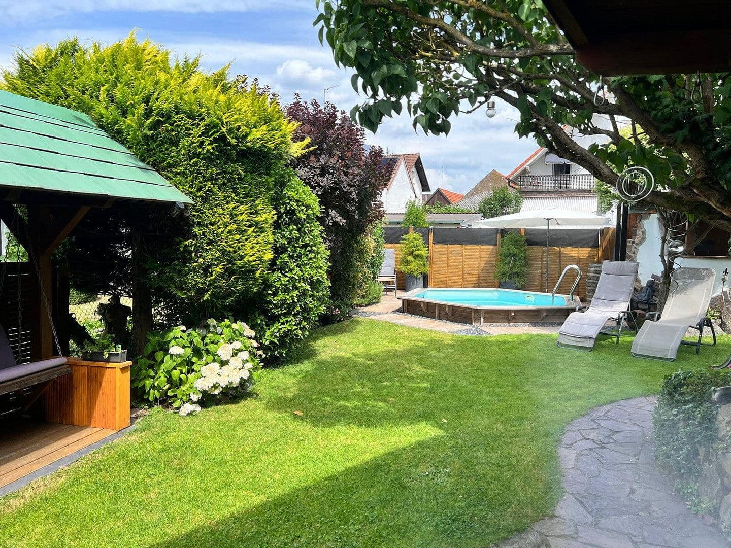 Prodej domu 260 m², pozemek 488 m², Mainhausen, Hessen Prodej domu 260 m², pozemek 488 m², Mainhausen, Hessen