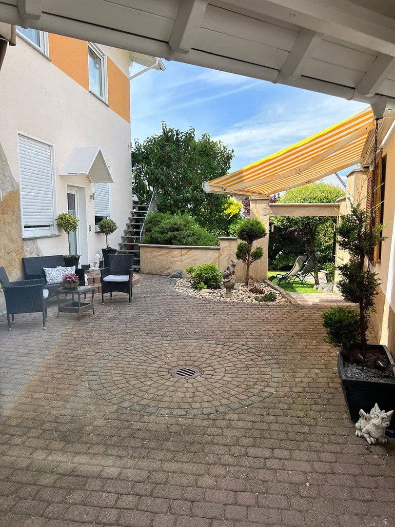 Prodej domu 260 m², pozemek 488 m², Mainhausen, Hessen Prodej domu 260 m², pozemek 488 m², Mainhausen, Hessen