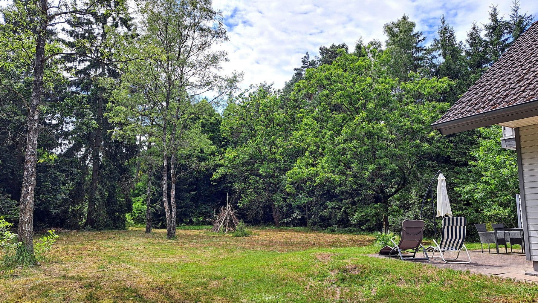 Prodej domu 106 m², pozemek 4.660 m², Bardowick, Dolní Sasko Prodej domu 106 m², pozemek 4.660 m², Bardowick, Dolní Sasko
