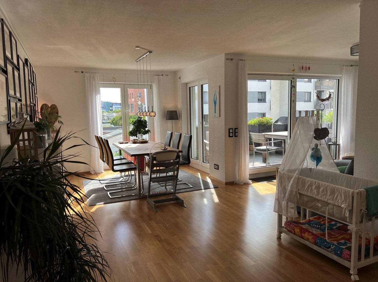 Pronájem bytu 3+kk 94 m², Oswald-Hesse-Straße 14, Stuttgart, Bádensko-Württembersko Pronájem bytu 3+kk 94 m², Oswald-Hesse-Straße 14, Stuttgart, Bádensko-Württembersko