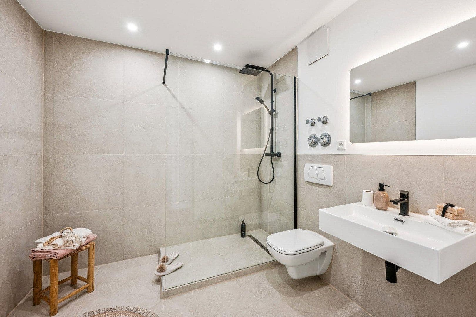 Prodej bytu 3+1 79 m², Krefeld, Severní Porýní-Vestfálsko Prodej bytu 3+1 79 m², Krefeld, Severní Porýní-Vestfálsko
