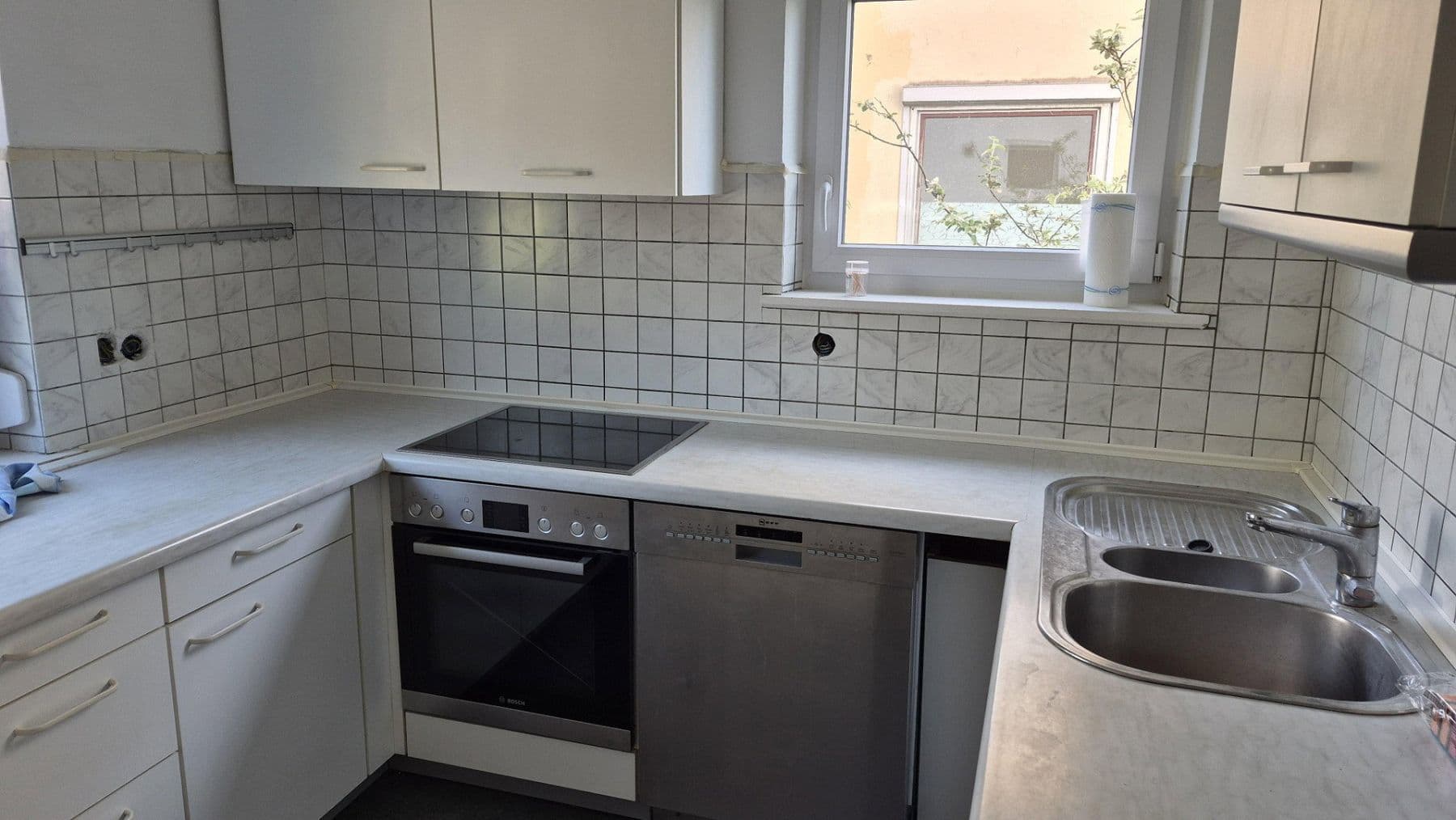 Pronájem bytu 3+1 87 m², Stuttgart, Bádensko-Württembersko Pronájem bytu 3+1 87 m², Stuttgart, Bádensko-Württembersko
