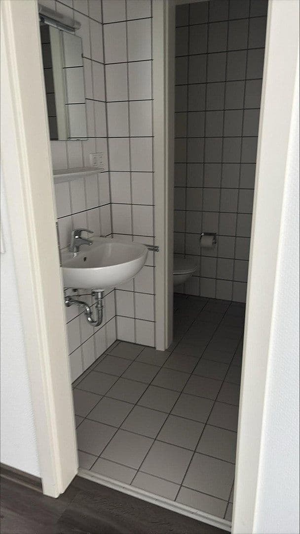 Pronájem kanceláře 485 m², Frankfurt-Zeilsheim, Hessen Pronájem kanceláře 485 m², Frankfurt-Zeilsheim, Hessen