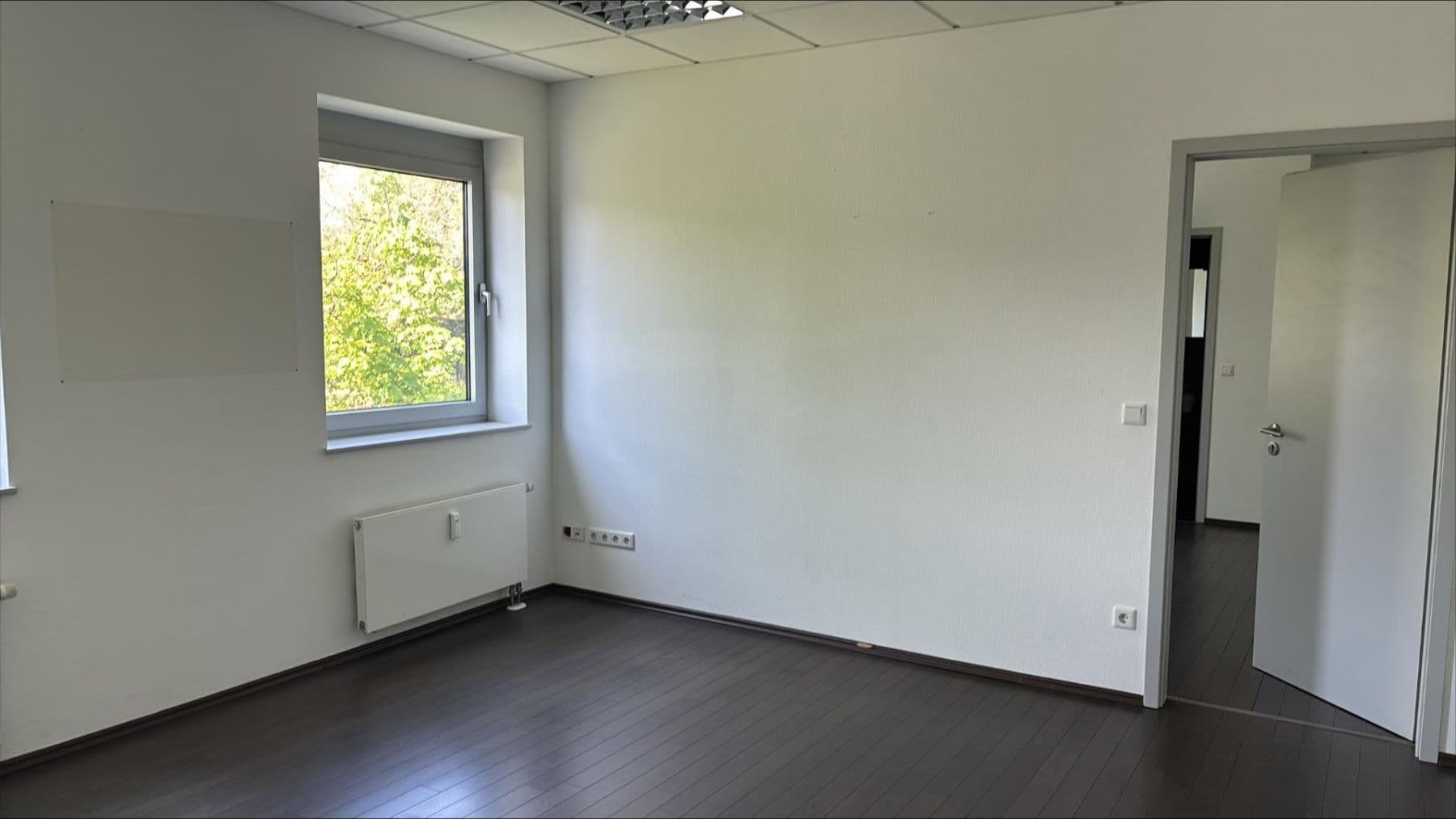 Pronájem kanceláře 485 m², Frankfurt-Zeilsheim, Hessen Pronájem kanceláře 485 m², Frankfurt-Zeilsheim, Hessen