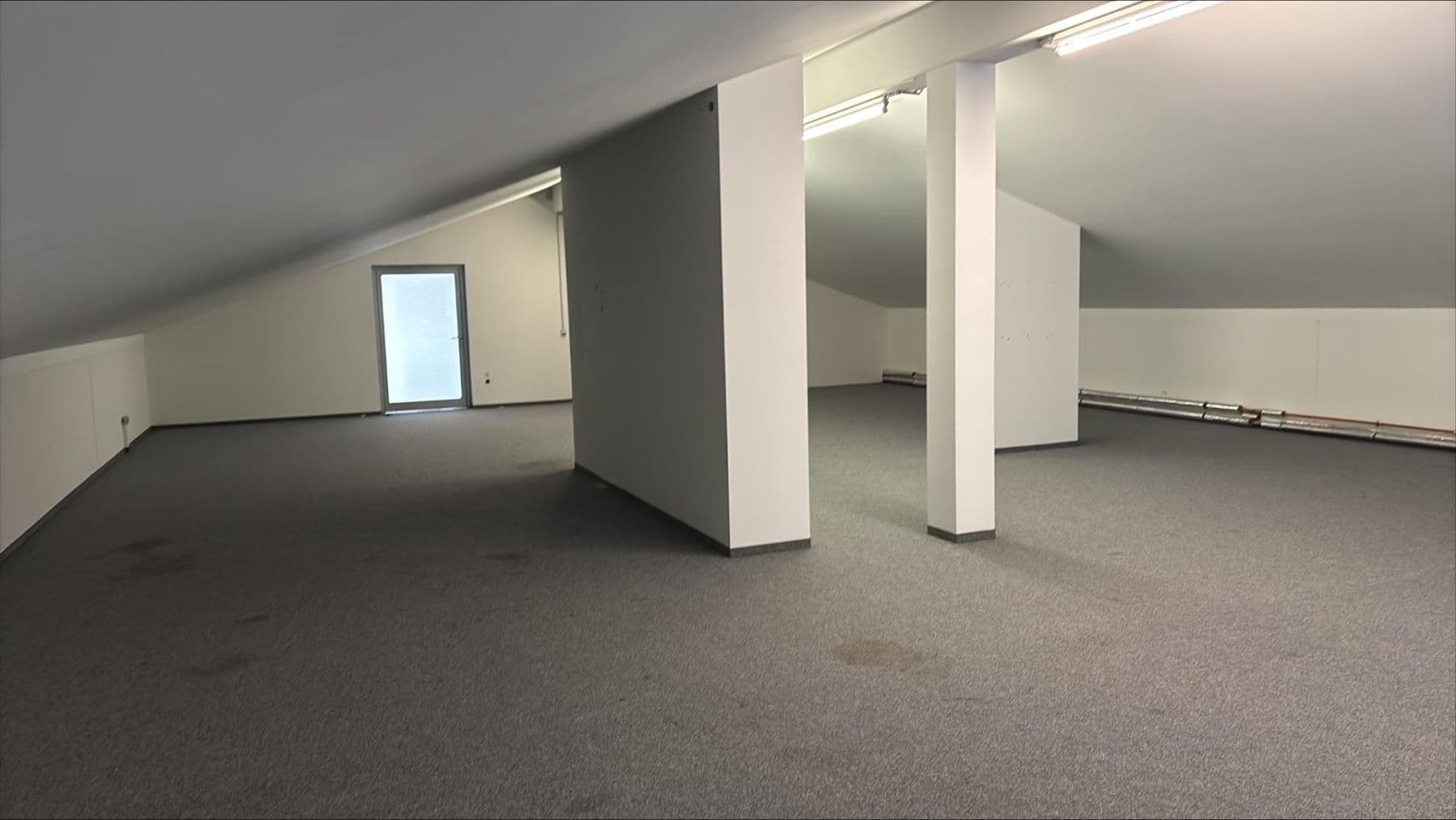 Pronájem kanceláře 485 m², Frankfurt-Zeilsheim, Hessen Pronájem kanceláře 485 m², Frankfurt-Zeilsheim, Hessen