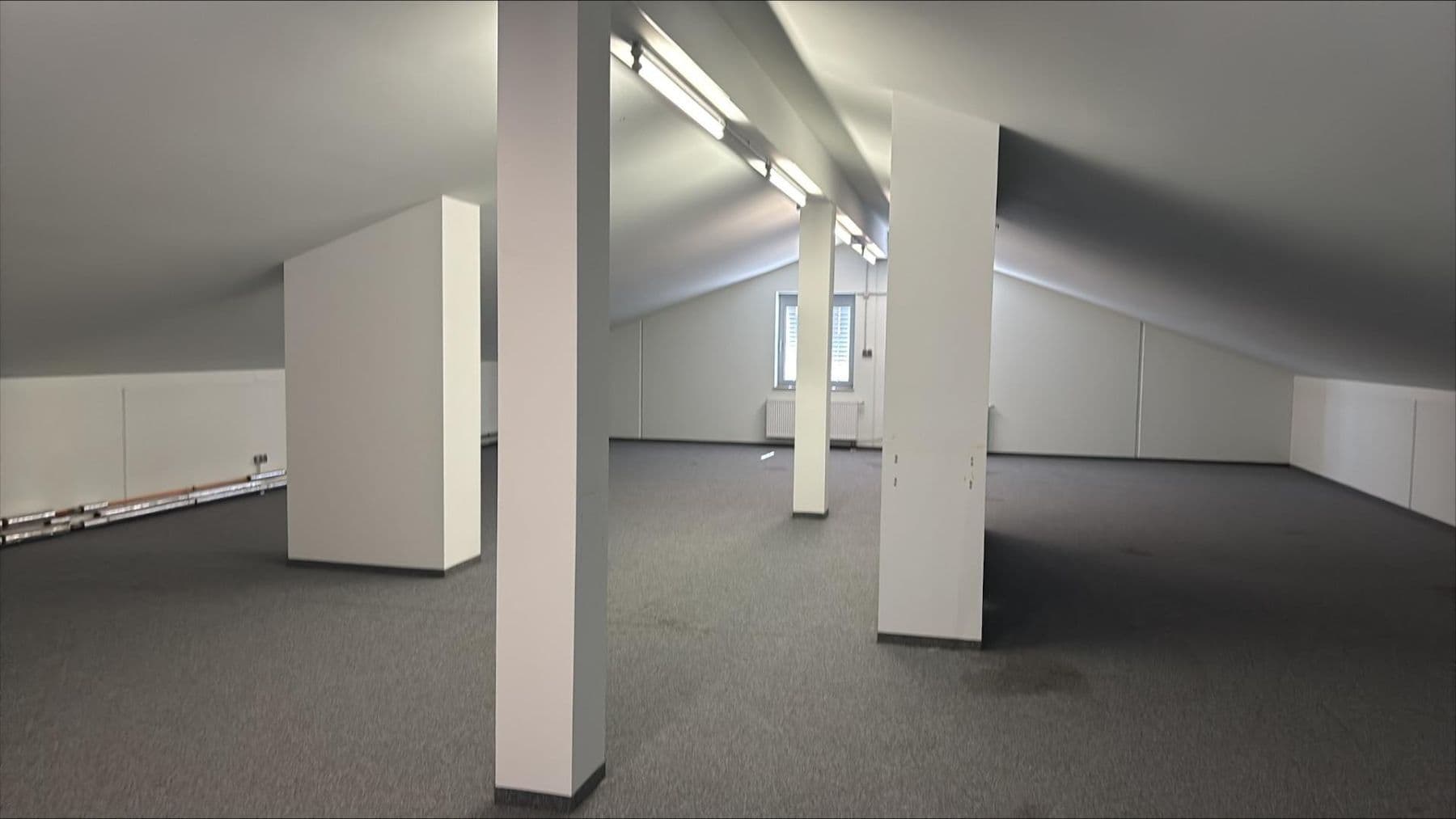 Pronájem kanceláře 485 m², Frankfurt-Zeilsheim, Hessen Pronájem kanceláře 485 m², Frankfurt-Zeilsheim, Hessen