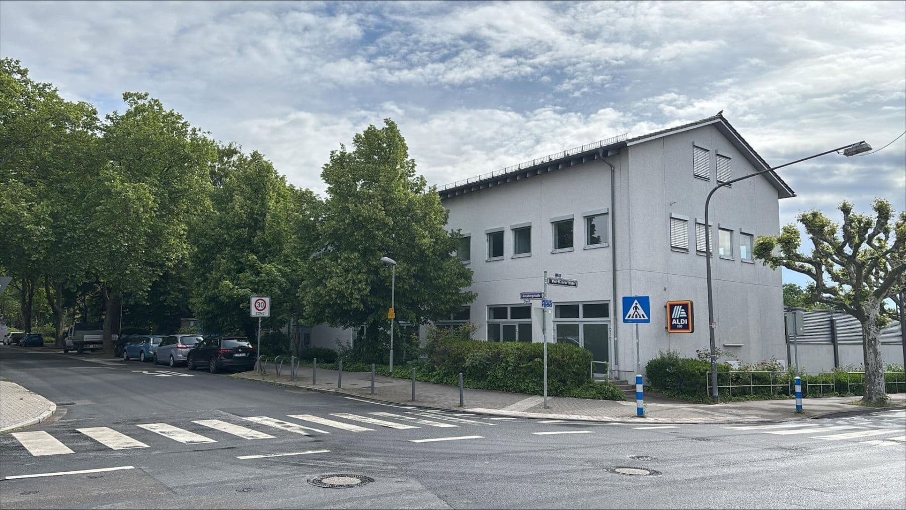 Pronájem kanceláře 485 m², Frankfurt-Zeilsheim, Hessen Pronájem kanceláře 485 m², Frankfurt-Zeilsheim, Hessen