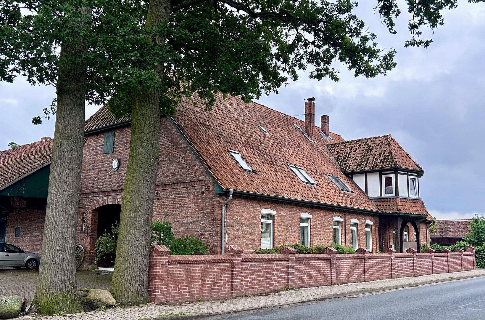 Pronájem domu 210 m², pozemek 500 m², Höfestraße 24, Isernhagen, Dolní Sasko Pronájem domu 210 m², pozemek 500 m², Höfestraße 24, Isernhagen, Dolní Sasko