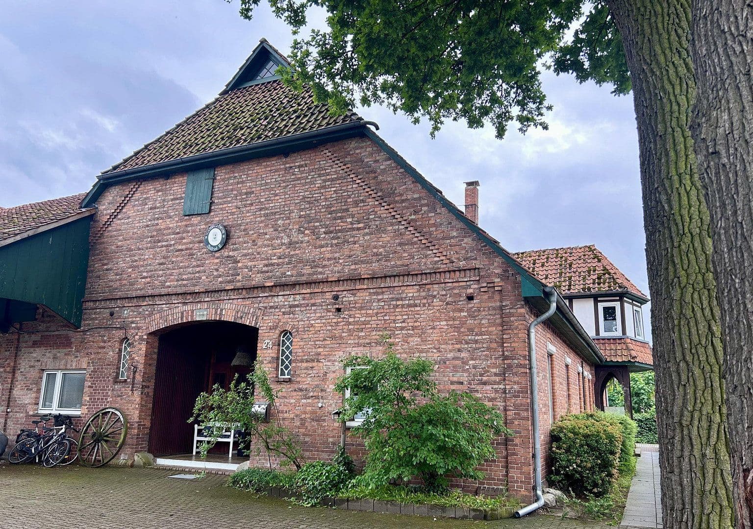 Pronájem domu 210 m², pozemek 500 m², Höfestraße 24, Isernhagen, Dolní Sasko Pronájem domu 210 m², pozemek 500 m², Höfestraße 24, Isernhagen, Dolní Sasko