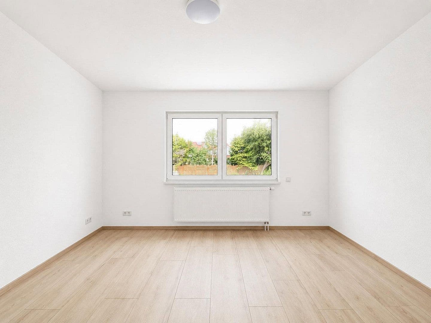 Prodej domu 192 m², pozemek 649 m², Friedrich-Ebert-Straße 68, Erzhausen, Hessen Prodej domu 192 m², pozemek 649 m², Friedrich-Ebert-Straße 68, Erzhausen, Hessen