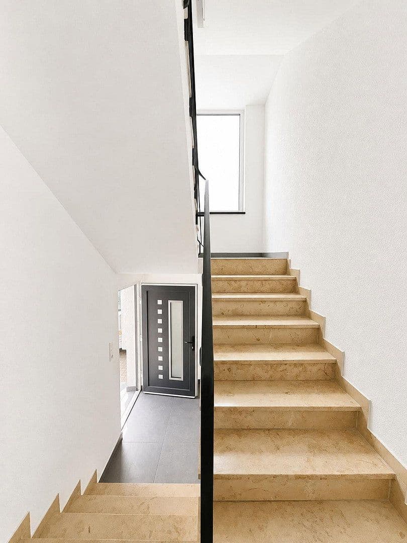 Prodej domu 192 m², pozemek 649 m², Friedrich-Ebert-Straße 68, Erzhausen, Hessen Prodej domu 192 m², pozemek 649 m², Friedrich-Ebert-Straße 68, Erzhausen, Hessen