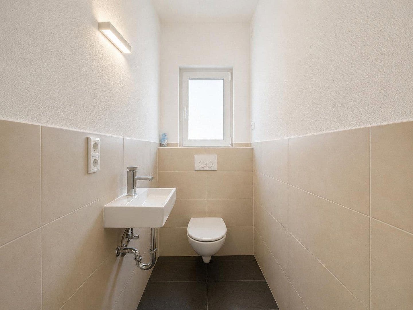 Prodej domu 192 m², pozemek 649 m², Friedrich-Ebert-Straße 68, Erzhausen, Hessen Prodej domu 192 m², pozemek 649 m², Friedrich-Ebert-Straße 68, Erzhausen, Hessen