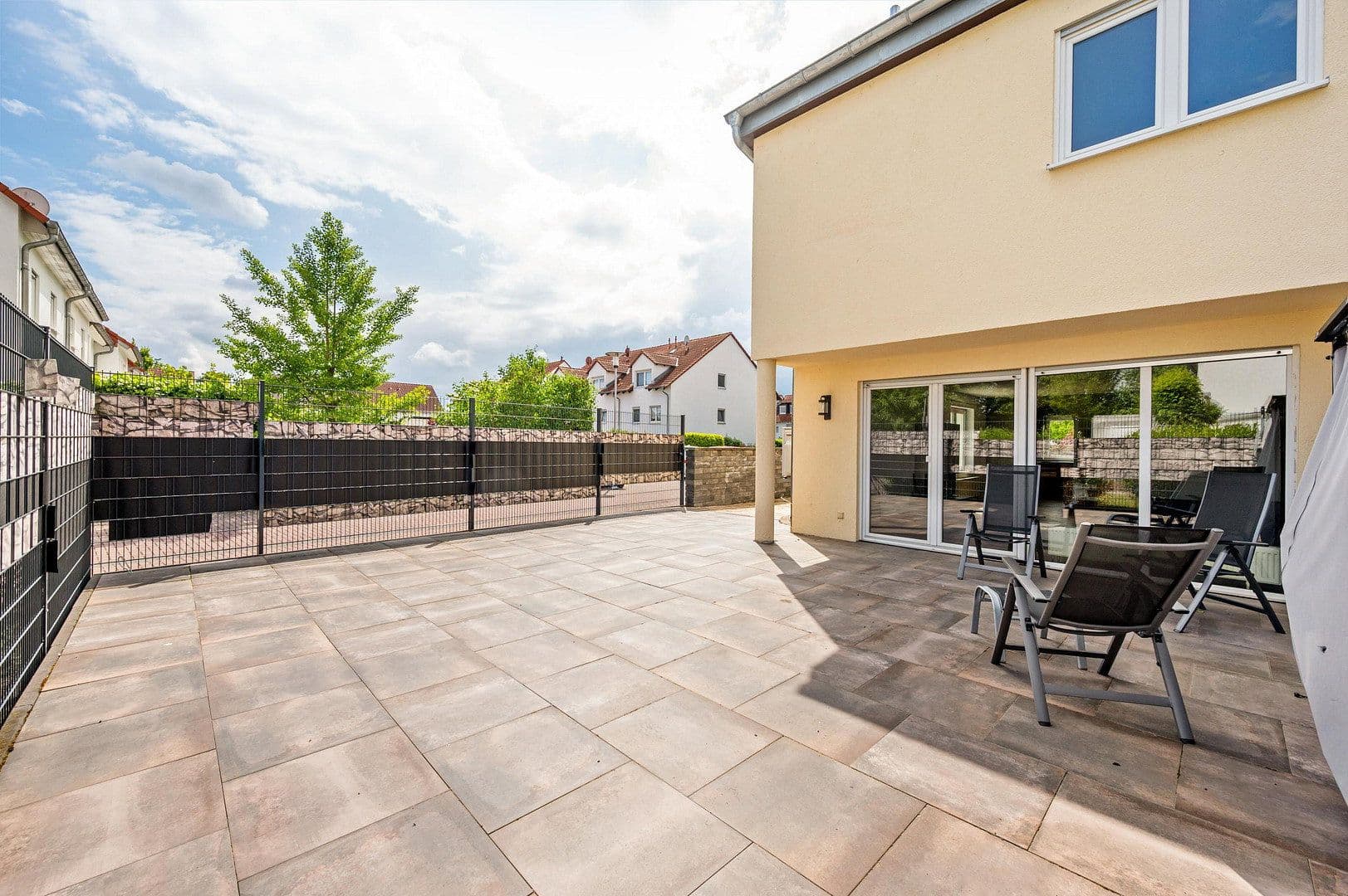 Prodej domu 141 m², pozemek 224 m², In der Wolfskaute 23, Weiterstadt, Hessen Prodej domu 141 m², pozemek 224 m², In der Wolfskaute 23, Weiterstadt, Hessen