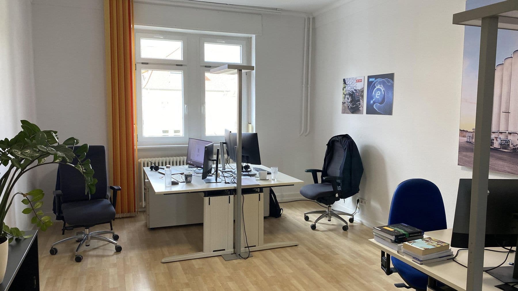 Pronájem kanceláře 82 m², Karlsruhe, Bádensko-Württembersko Pronájem kanceláře 82 m², Karlsruhe, Bádensko-Württembersko