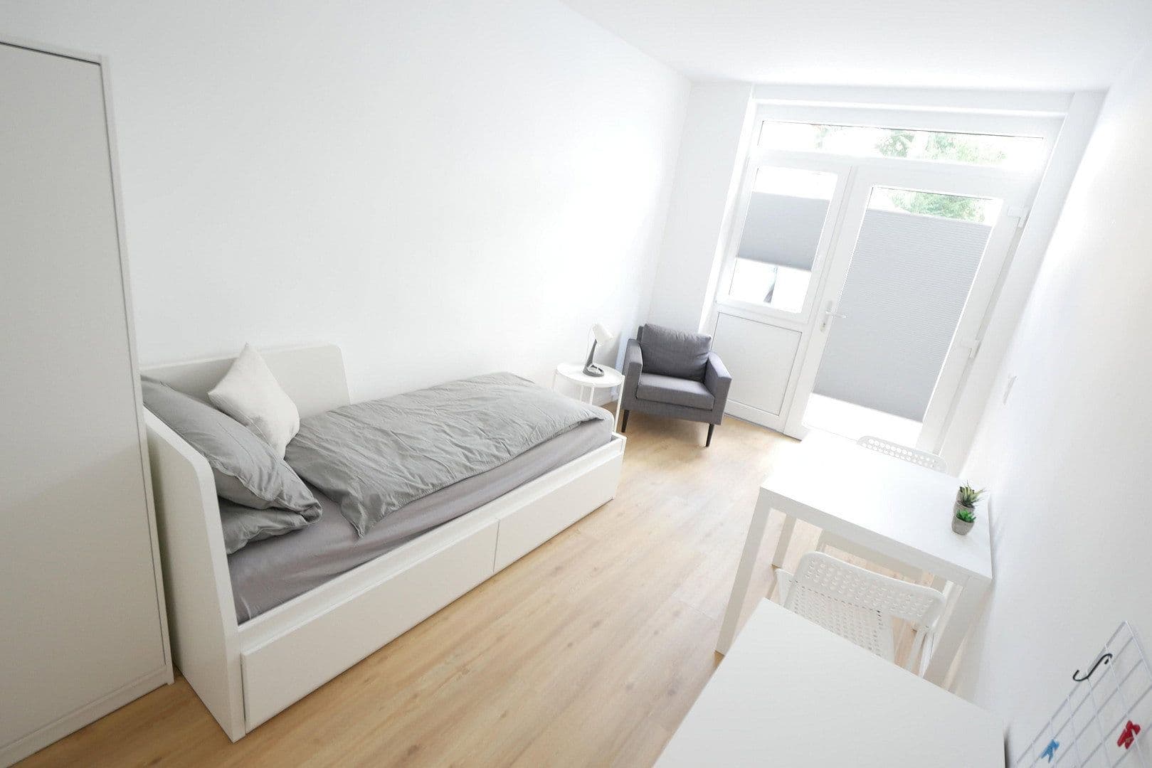 Pronájem bytu 25 m², Stuttgart, Bádensko-Württembersko Pronájem bytu 25 m², Stuttgart, Bádensko-Württembersko