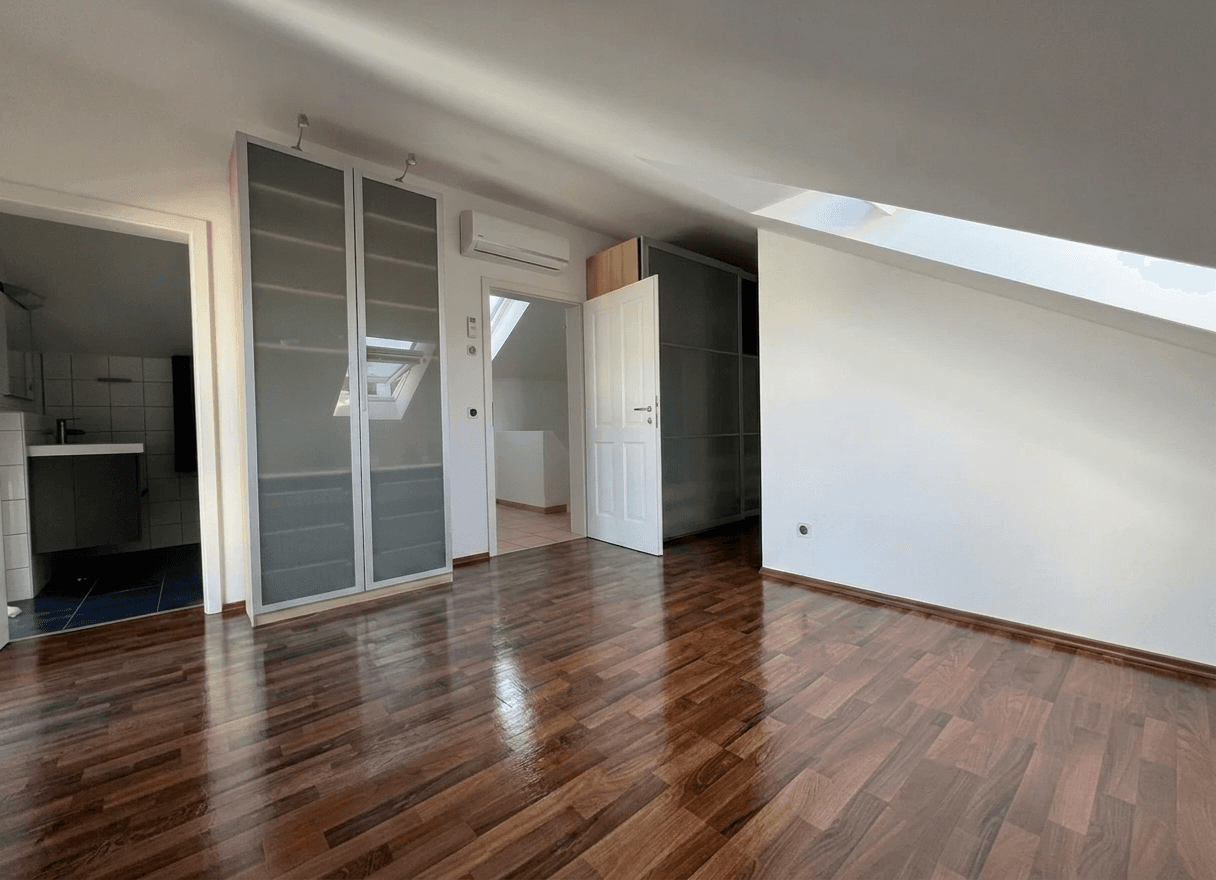 Pronájem domu 112 m², pozemek 162 m², Baiersdorf, Bavorsko Pronájem domu 112 m², pozemek 162 m², Baiersdorf, Bavorsko