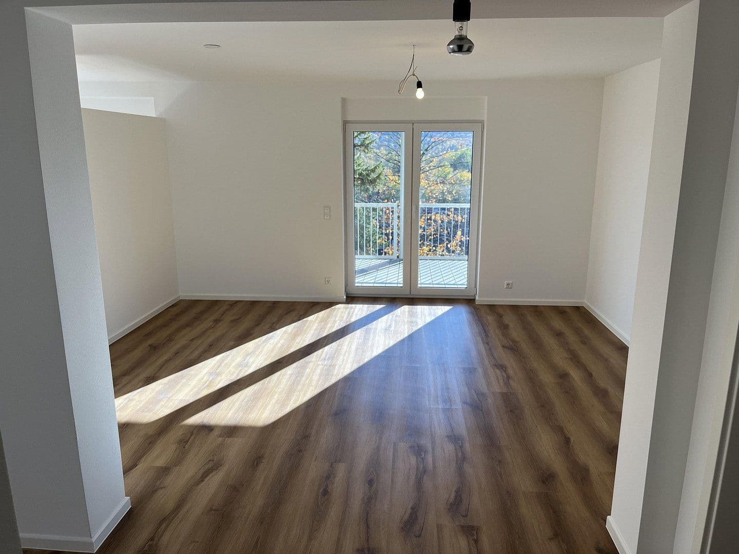 Pronájem bytu 3+1 79 m², Esslingen am Neckar, Bádensko-Württembersko Pronájem bytu 3+1 79 m², Esslingen am Neckar, Bádensko-Württembersko