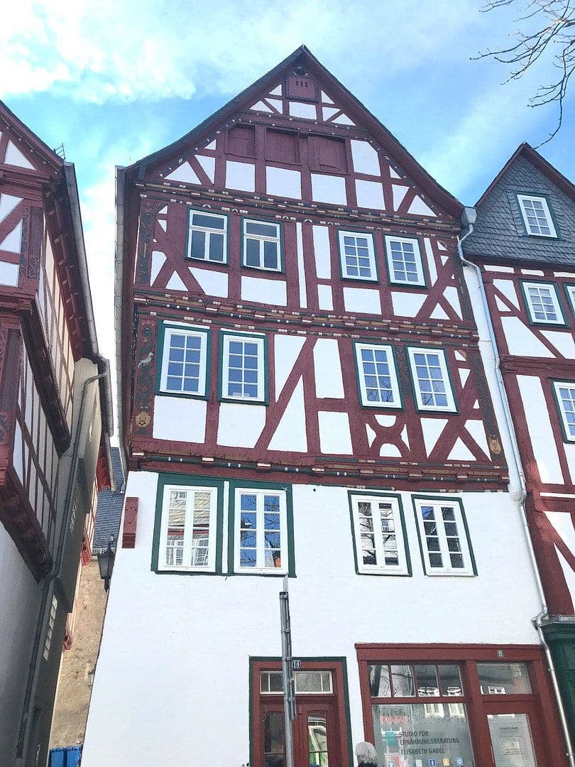 Pronájem domu 130 m², pozemek 130 m², Kornmarkt 10, Herborn, Hessen Pronájem domu 130 m², pozemek 130 m², Kornmarkt 10, Herborn, Hessen