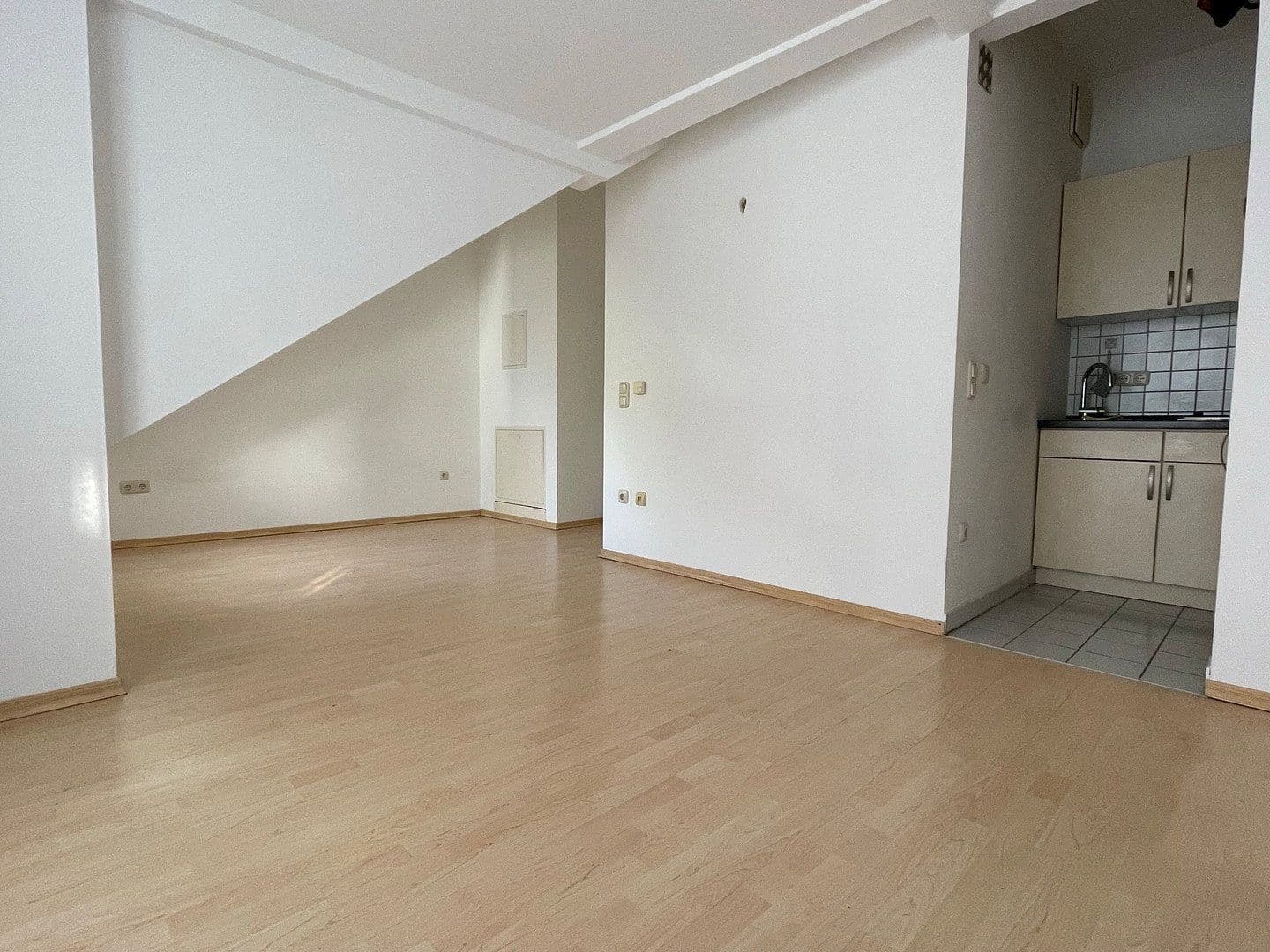 Pronájem bytu 1+1 24 m², Heinestr. 4, Ingolstadt, Bavorsko Pronájem bytu 1+1 24 m², Heinestr. 4, Ingolstadt, Bavorsko