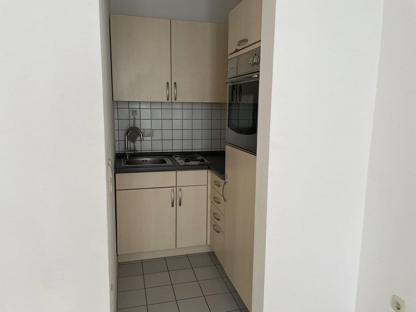 Pronájem bytu 1+1 24 m², Heinestr. 4, Ingolstadt, Bavorsko Pronájem bytu 1+1 24 m², Heinestr. 4, Ingolstadt, Bavorsko